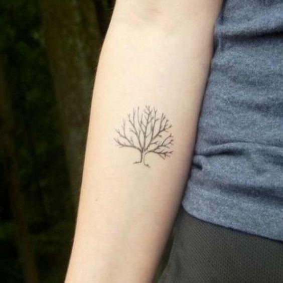 Tatouage arbre généalogique : 42 Idées & Significations 3