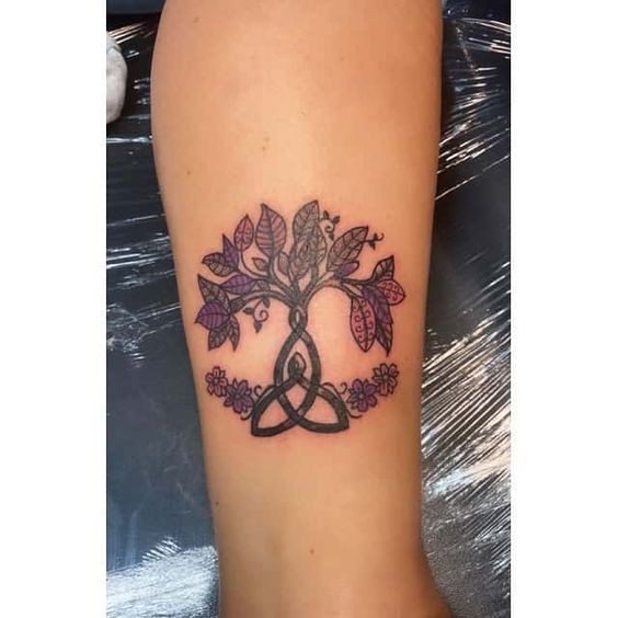 Tatouage arbre généalogique : 42 Idées & Significations 17