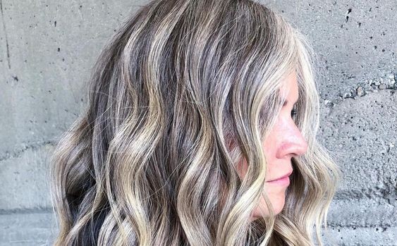 Balayage Cheveux Gris : Les 17 Plus Beaux Modèles ! 8