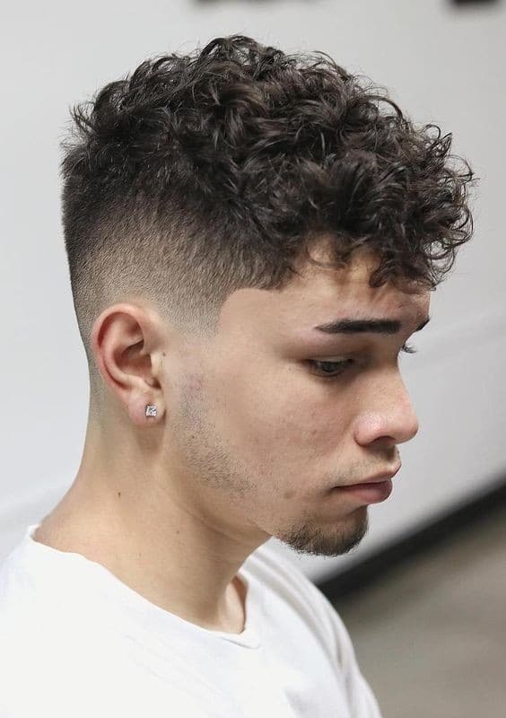 Curly Hair Homme : 31 Top Idées Tendances en 2023 7