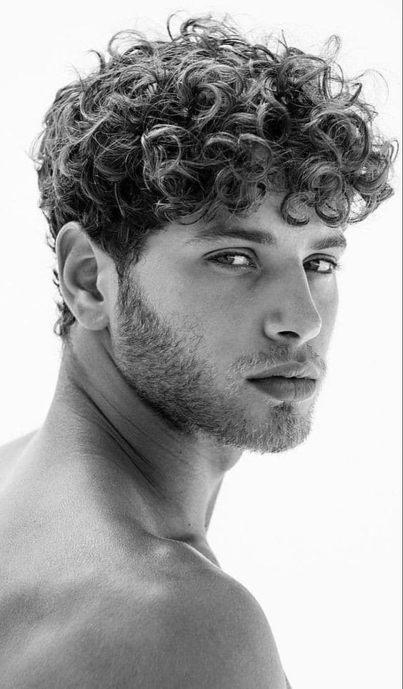 Curly Hair Homme : 31 Top Idées Tendances en 2023 10