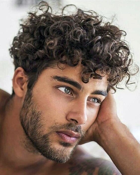 Curly Hair Homme : 31 Top Idées Tendances en 2023 4