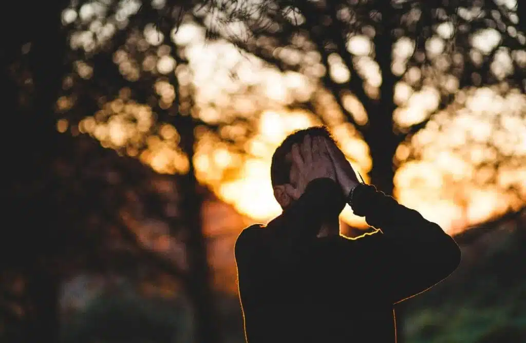 Réaction d'un homme blessé par une femme 1