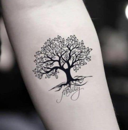 22 Tatouages arbre de vie avec prénom & Significations 4