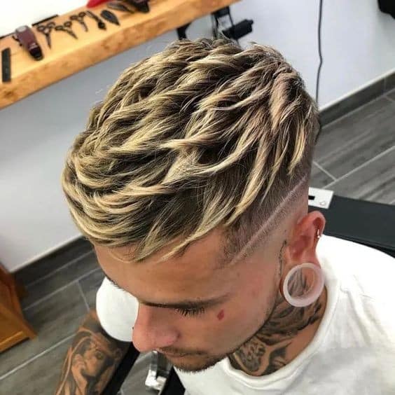 23 coupes de cheveux mi-décolorées pour hommes en 2023 12