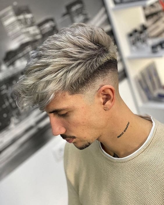 23 coupes de cheveux mi-décolorées pour hommes en 2023 17