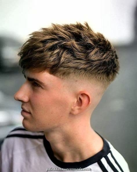 23 coupes de cheveux mi-décolorées pour hommes en 2023 22