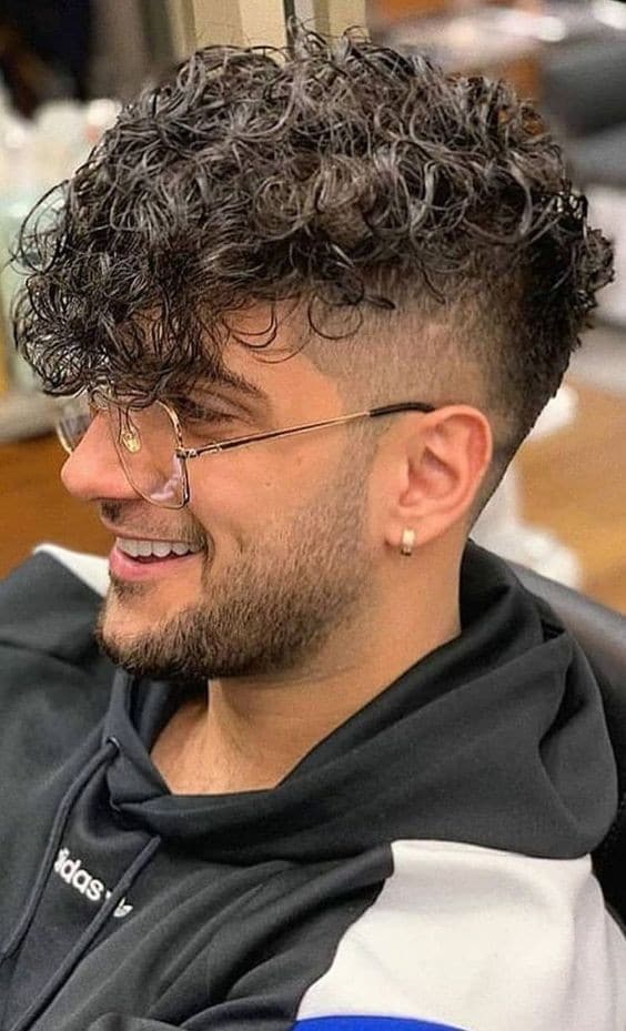 Curly Hair Homme : 31 Top Idées Tendances en 2023 28