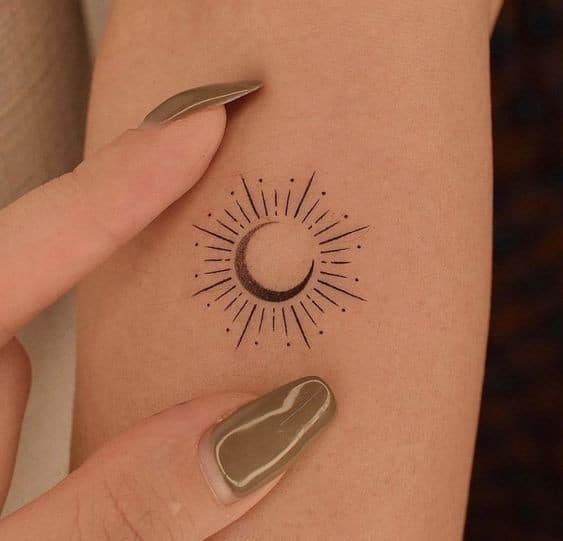 21 petits tatouages minimalistes avec de grandes significations 10