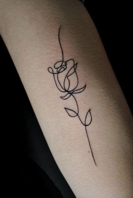 21 petits tatouages minimalistes avec de grandes significations 11