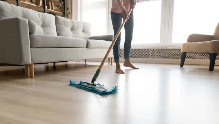 Sol, comment le nettoyer avec la technique de la pelote de laine : il reste très brillant 2