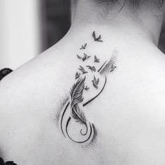 17 Styles de tatouages nuque femme & leurs significations 13