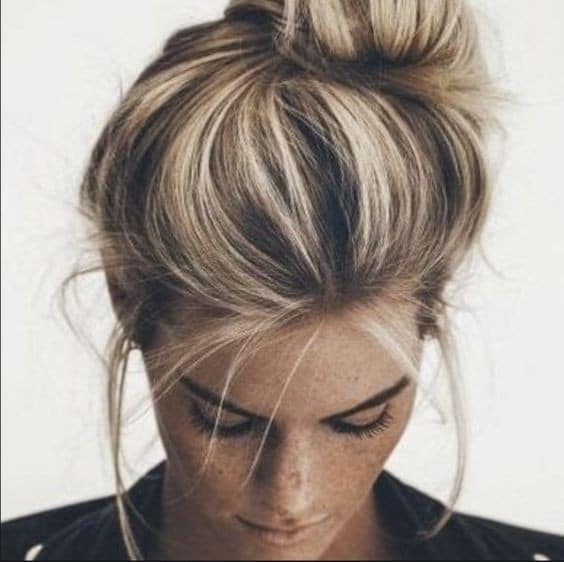 Mèche blonde sur cheveux noir : Nos 23 plus beaux modèles 21