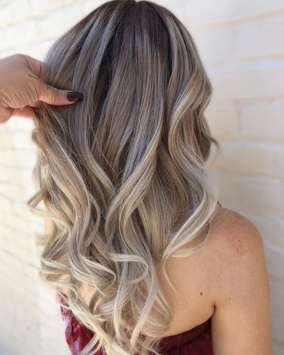 Mèches blondes sur cheveux châtain : Nos 30 plus beaux modèles 20