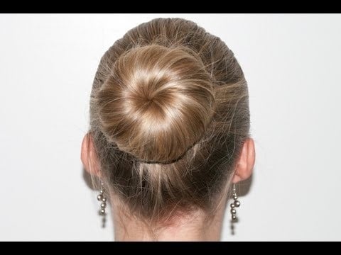 Coiffure témoin mariage : 23 top idées tendances en 2023 4