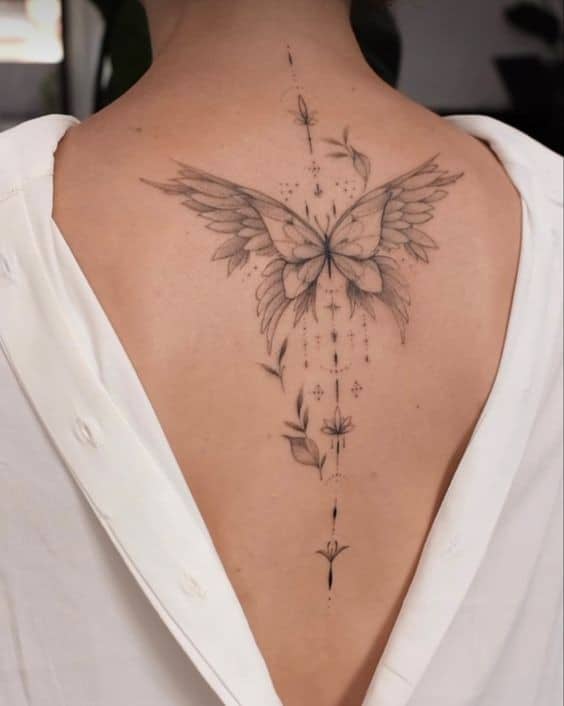 Tatouage dos femme : Nos 34 plus beaux modèles 11