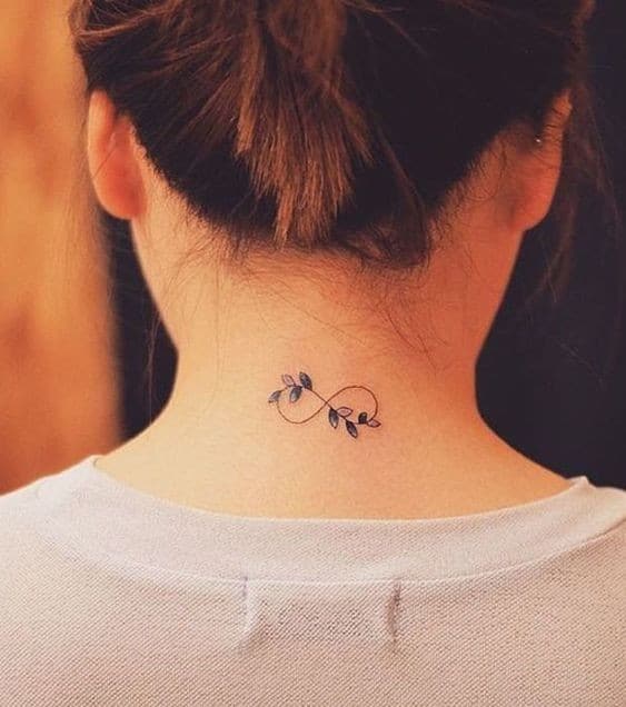 17 Styles de tatouages nuque femme & leurs significations 11