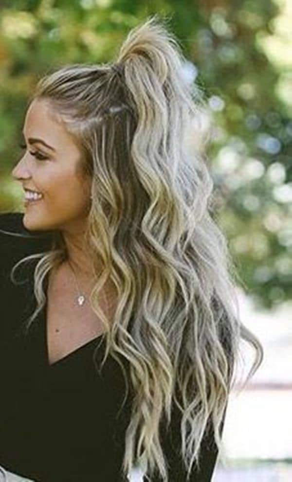 Coiffure wavy de mariage : 23 top idées tendances en 2023 5