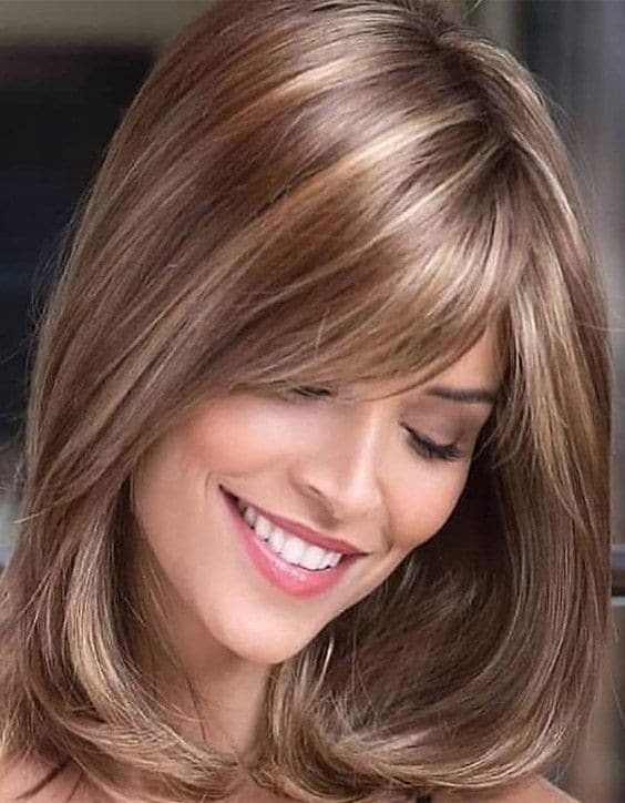 33 Coupes de cheveux femme mi-long en 2023 32