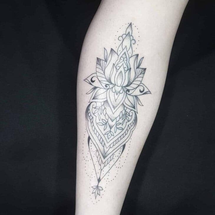 70 Tatouages fleur de lotus pleins de beauté et de symbolisme 26