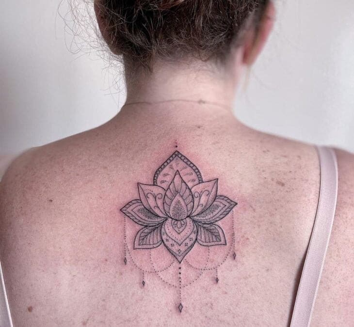 70 Tatouages fleur de lotus pleins de beauté et de symbolisme 27