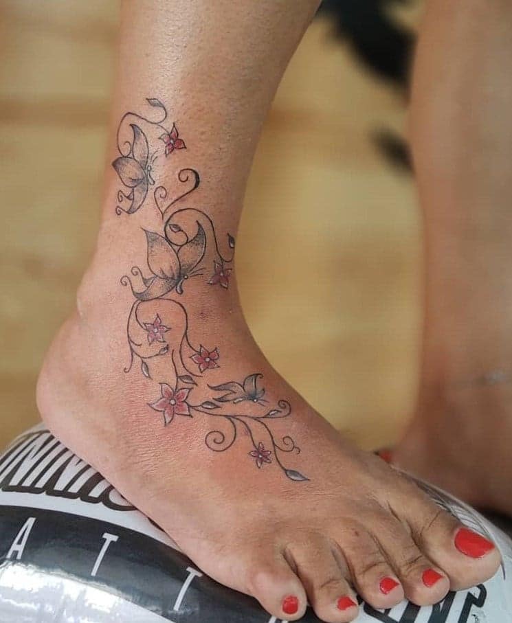 90 Tatouages de Cheville Elégants pour Exprimer Votre Style 63