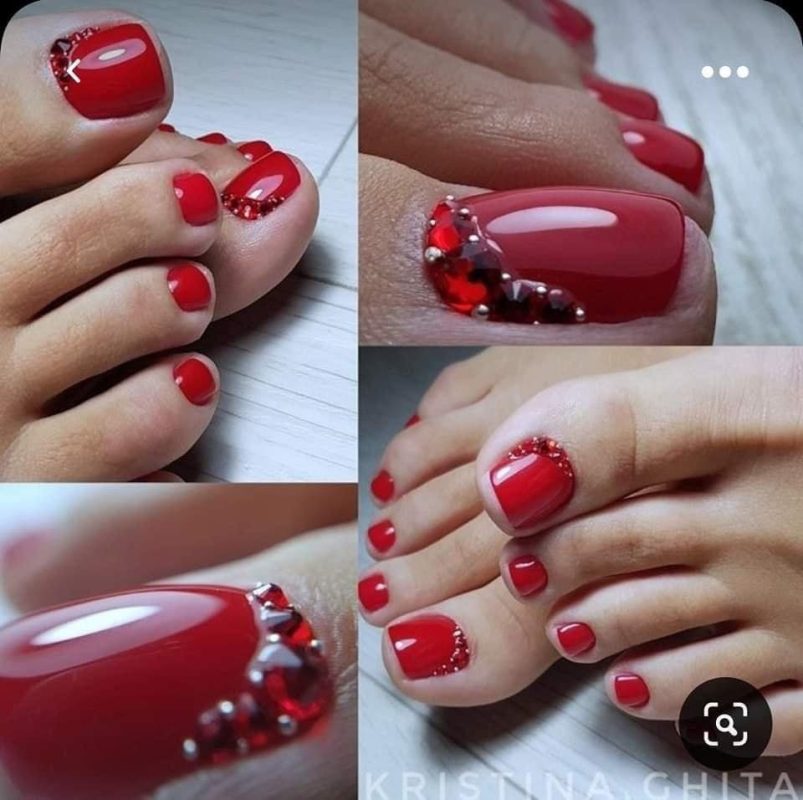 17 Idées de Pédicures Rouges Pour Embellir les Pieds 1