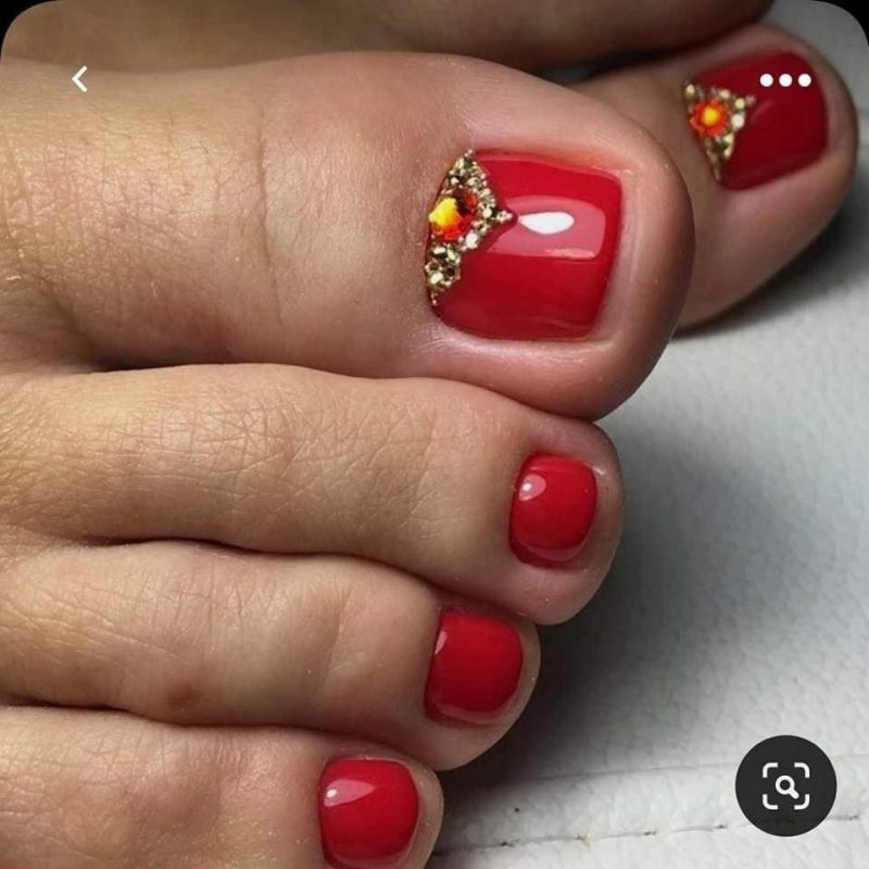 17 Idées de Pédicures Rouges Pour Embellir les Pieds 2