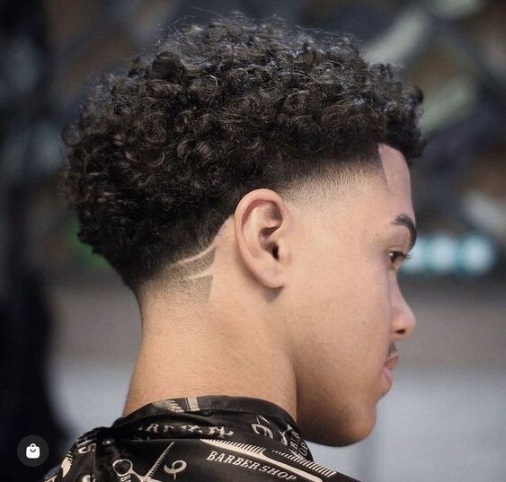 25 Coupes pour hommes aux cheveux bouclés pour un style exceptionnel 17