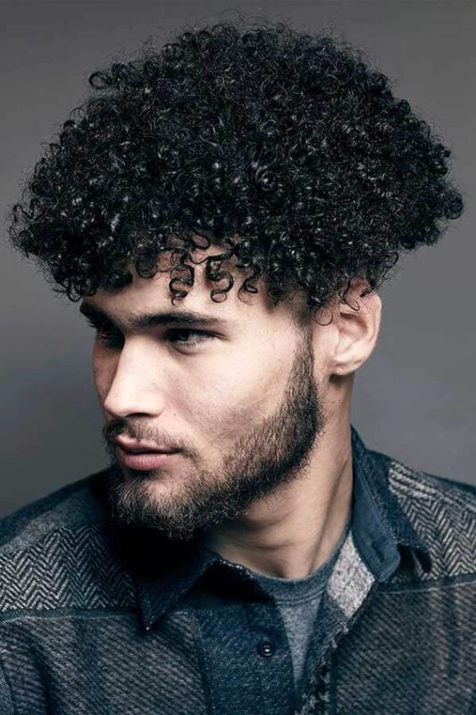 25 Coupes pour hommes aux cheveux bouclés pour un style exceptionnel 5