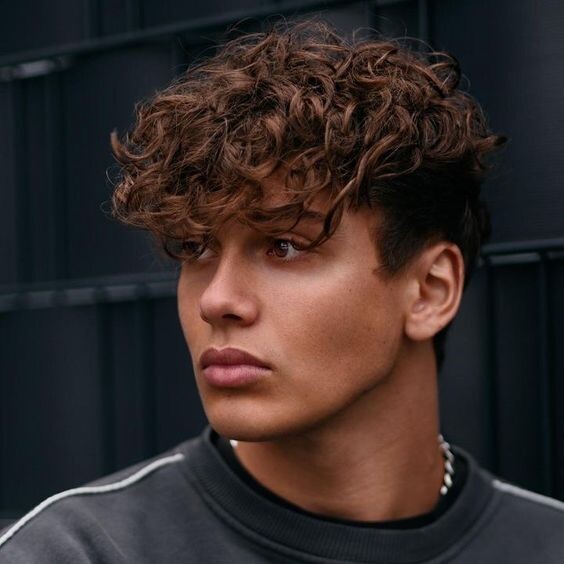 25 Coupes pour hommes aux cheveux bouclés pour un style exceptionnel 8