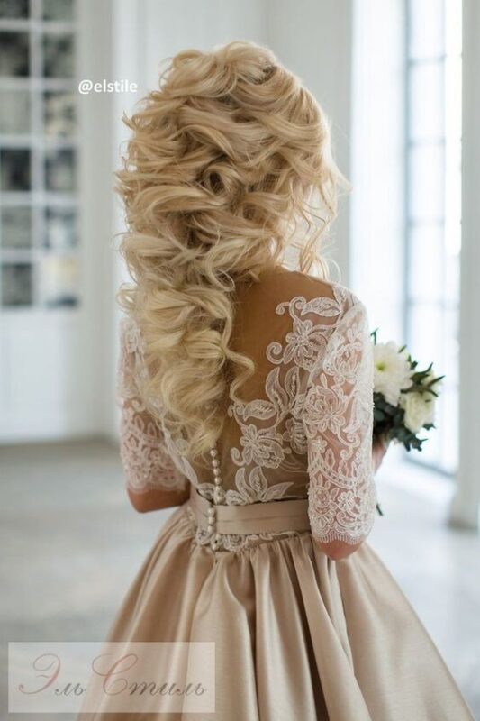 25 Coiffures de mariage glamours pour cheveux longs lachés 3