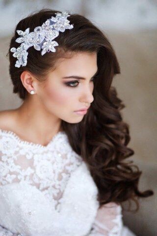 25 Coiffures de mariage glamours pour cheveux longs lachés 20