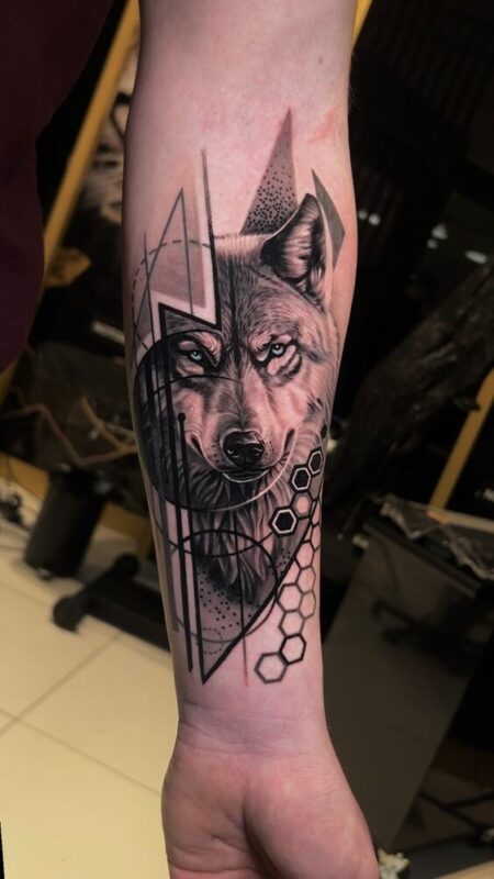 Tatouage loup : Nos 27 Plus Beaux Modèles & Leurs Significations 23