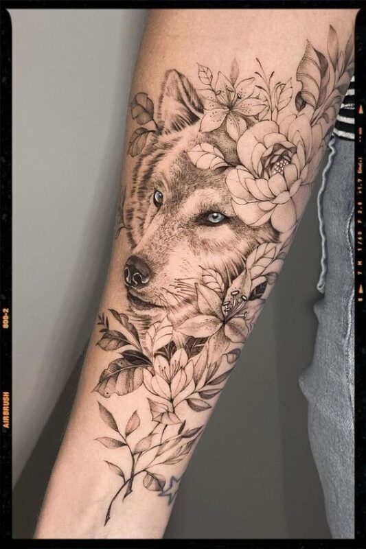 Tatouage loup : Nos 27 Plus Beaux Modèles & Leurs Significations 14