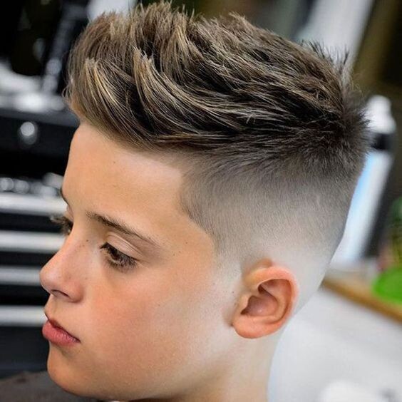 8 idées de coupe de cheveux pour garçon de 8 ans 3